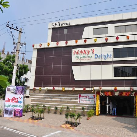 Venky'S Delight Hotel ราจาห์มันดรี ภายนอก รูปภาพ
