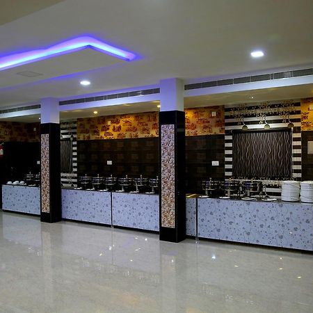Venky'S Delight Hotel ราจาห์มันดรี ภายนอก รูปภาพ
