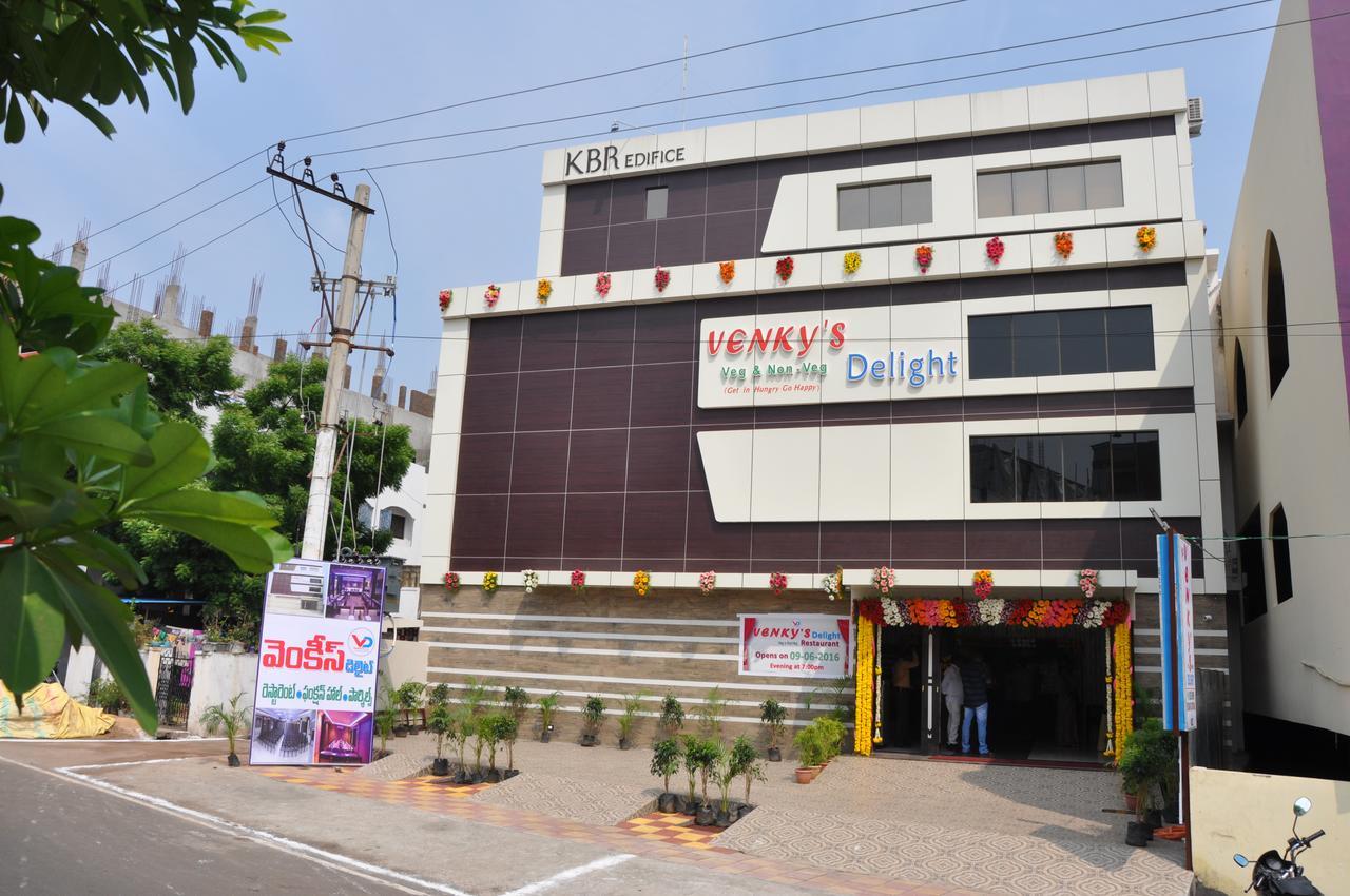 Venky'S Delight Hotel ราจาห์มันดรี ภายนอก รูปภาพ