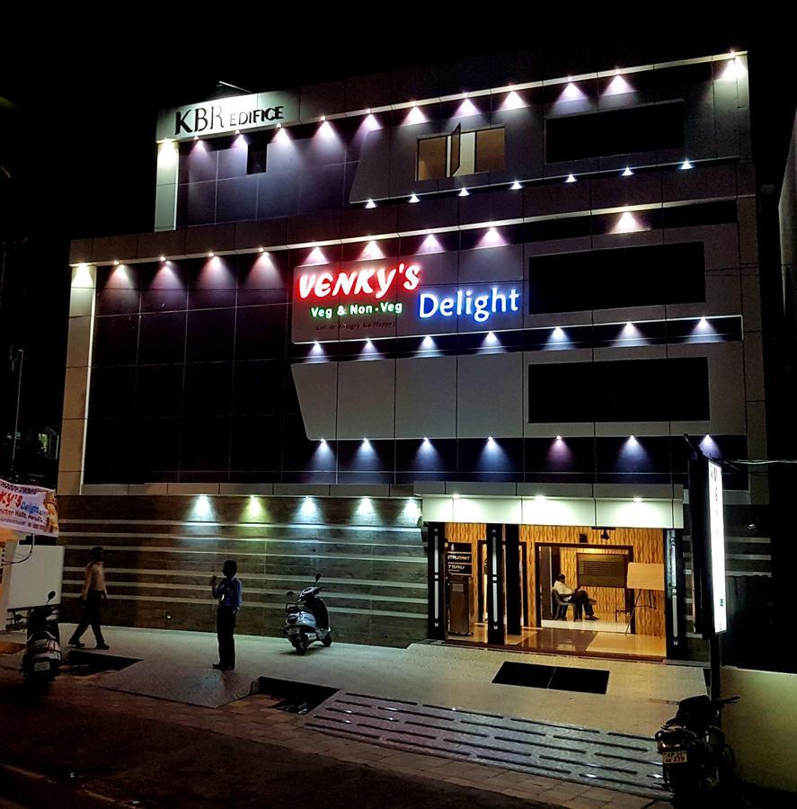 Venky'S Delight Hotel ราจาห์มันดรี ภายนอก รูปภาพ