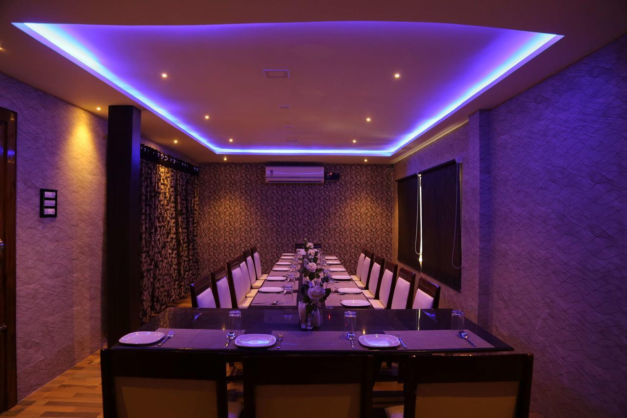 Venky'S Delight Hotel ราจาห์มันดรี ภายนอก รูปภาพ