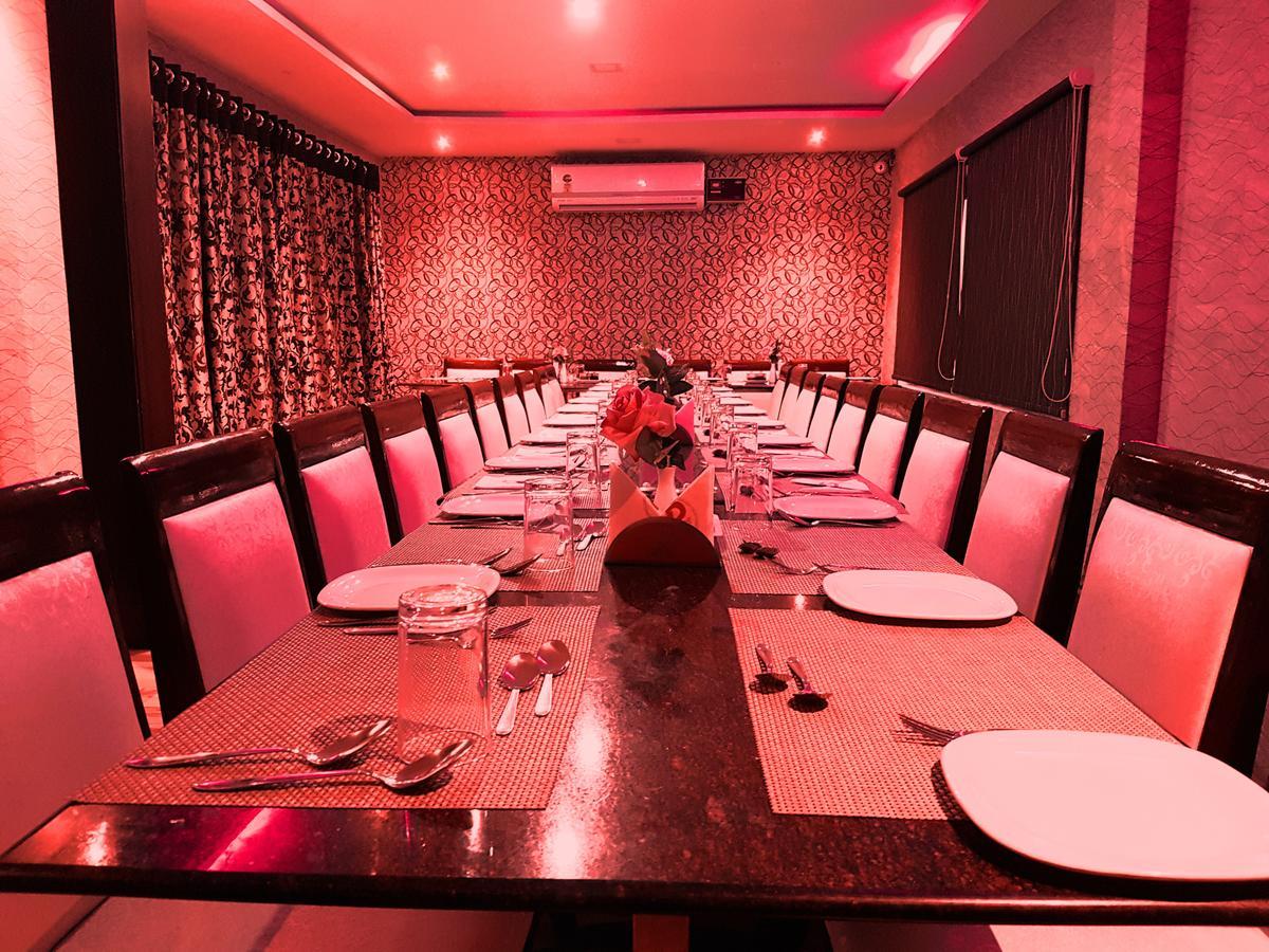 Venky'S Delight Hotel ราจาห์มันดรี ภายนอก รูปภาพ