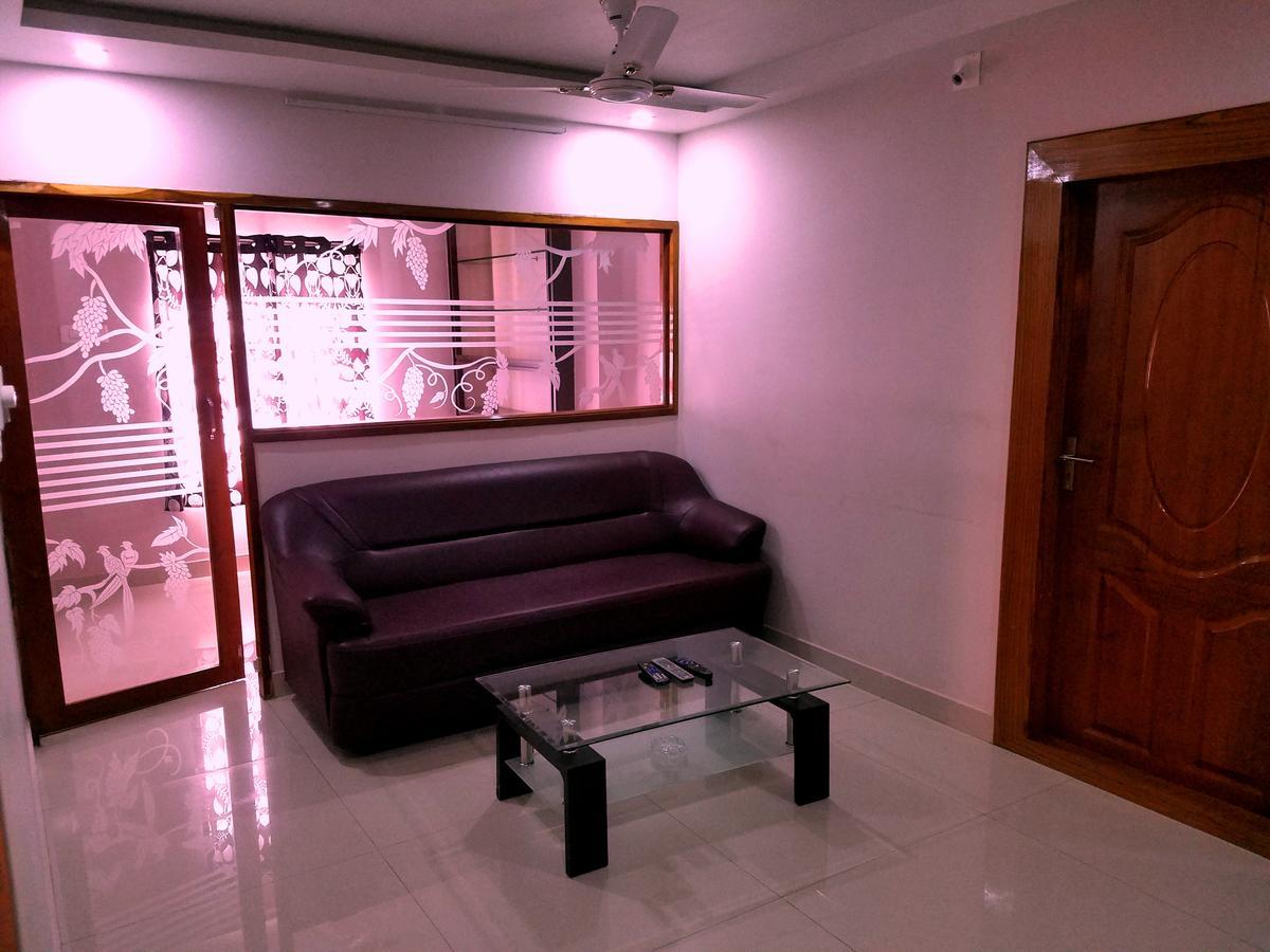 Venky'S Delight Hotel ราจาห์มันดรี ภายนอก รูปภาพ